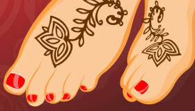 Manicures With Henna Tattoos