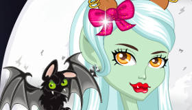 Clawdeen’s Girly Look
